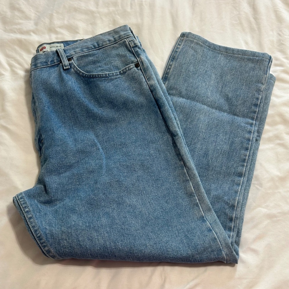 Wrangler Regular Fit Light Wash Denim Jeans 42x29 9TRGCAW Mens Straight Leg
